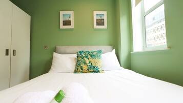 WiFi, bed sheets