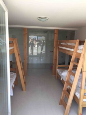 2 chambres, fer et planche Ă repasser, Wi-Fi, draps fournis