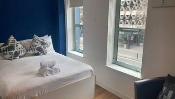 WiFi, bed sheets