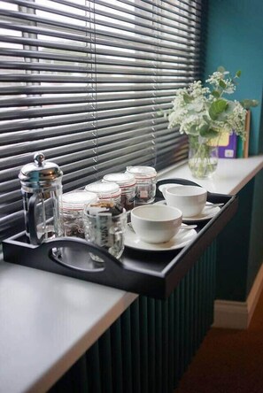Food and drink - The Alma Taverns' Exclusive Accommodation - Hopewell (Avon)