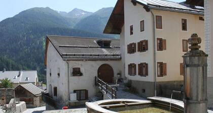 Chasa Crusch 117, (Ardez) by Interhome