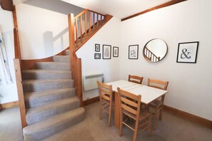 Dining - Stable Cottage at The Long Barn- Beautiful Getaway in Tockington (Bristol)