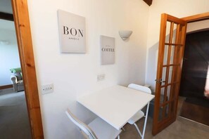 Interior - Stable Cottage at The Long Barn- Beautiful Getaway in Tockington (Bristol)