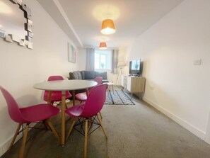 Dining - Anstey Heights - Apartment 1 - Hopewell (Bristol)
