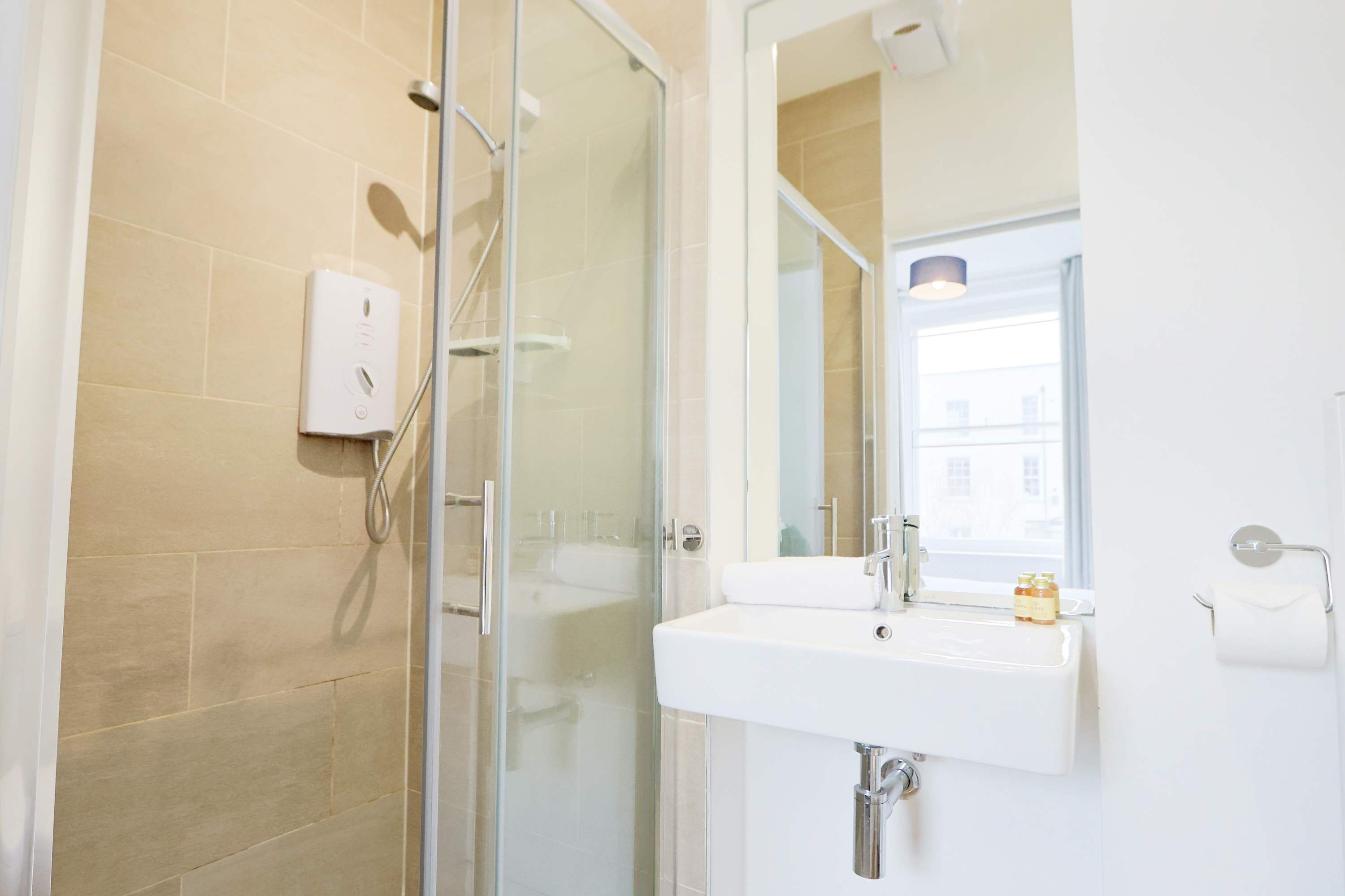 Shower, towels, shampoo