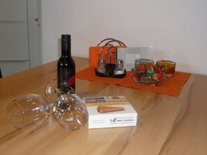 Food and drink - Vidos 270, (Sent) by Interhome (Sent)