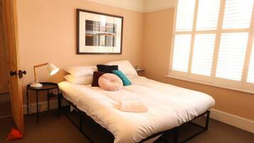 2 bedrooms, WiFi, bed sheets