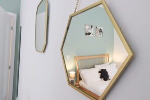 1 bedroom, iron/ironing board, WiFi, bed sheets - Alliance House 212 apartment- Hopewell (Bristol)