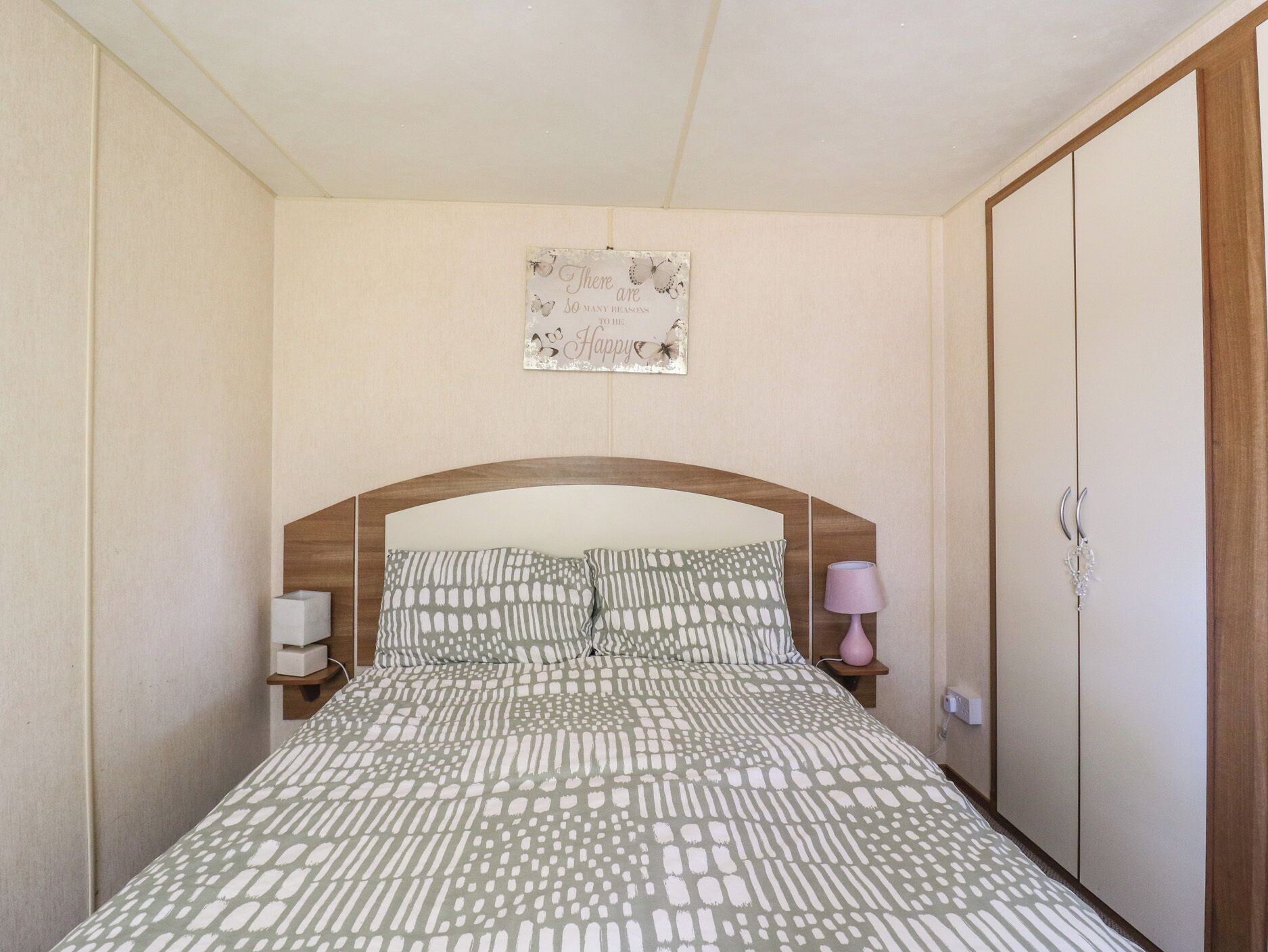 2 bedrooms, individually decorated, individually furnished