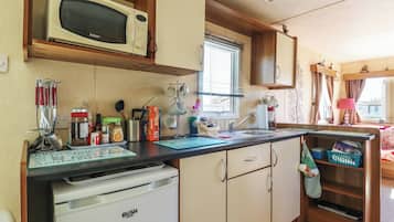 Cookware/dishes/utensils