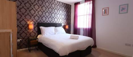 2 Schlafzimmer, Schreibtisch, WLAN, Bettwäsche