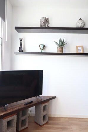 Interior - Stylish 2 Bed in Old Market (Bristol)