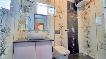Double Room | Bathroom