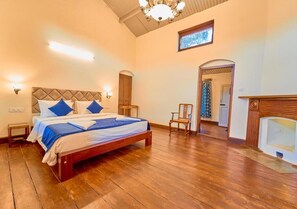Double Room | Free WiFi - Vintage Inglenook Ooty by VOYE HOMES (Ooty)
