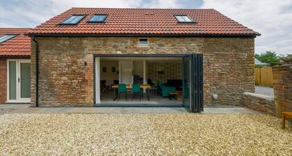 Sladacre 2 bedroom converted Barn