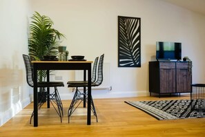 Dining - Hotwells apartments flat 7- Hopewell (Bristol)