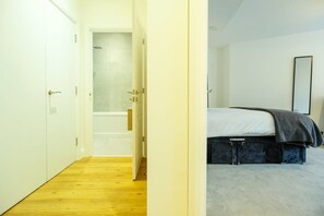 2 bedrooms, iron/ironing board, WiFi, bed sheets - Hotwells apartments flat 8- Hopewell (Bristol)