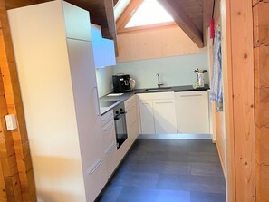 Fridge, oven, dishwasher, cookware/dishes/utensils - Chalet Guardaval, (Samnaun-Compatsch). by Interhome (Samnaun)