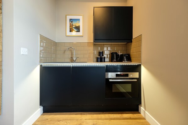Fridge, oven