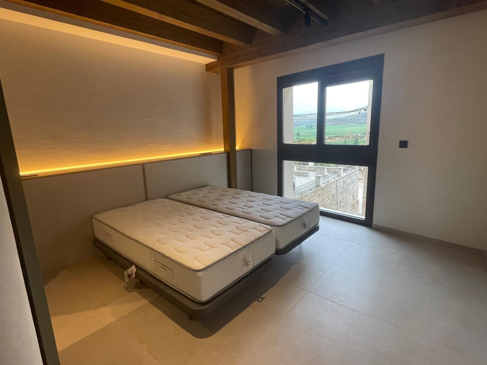 Camera con letto matrimoniale o 2 letti singoli, bagno privato, vista cortile