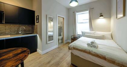 The Willow - Studio 13