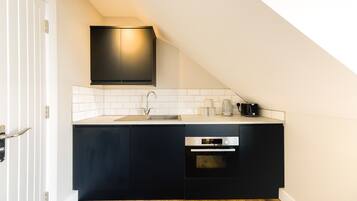 Fridge, oven