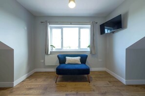 TV - The Willow - Studio 15 (Patchway)