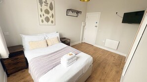 1 bedroom, WiFi, bed sheets - The Willow - Flat 10 (Patchway)
