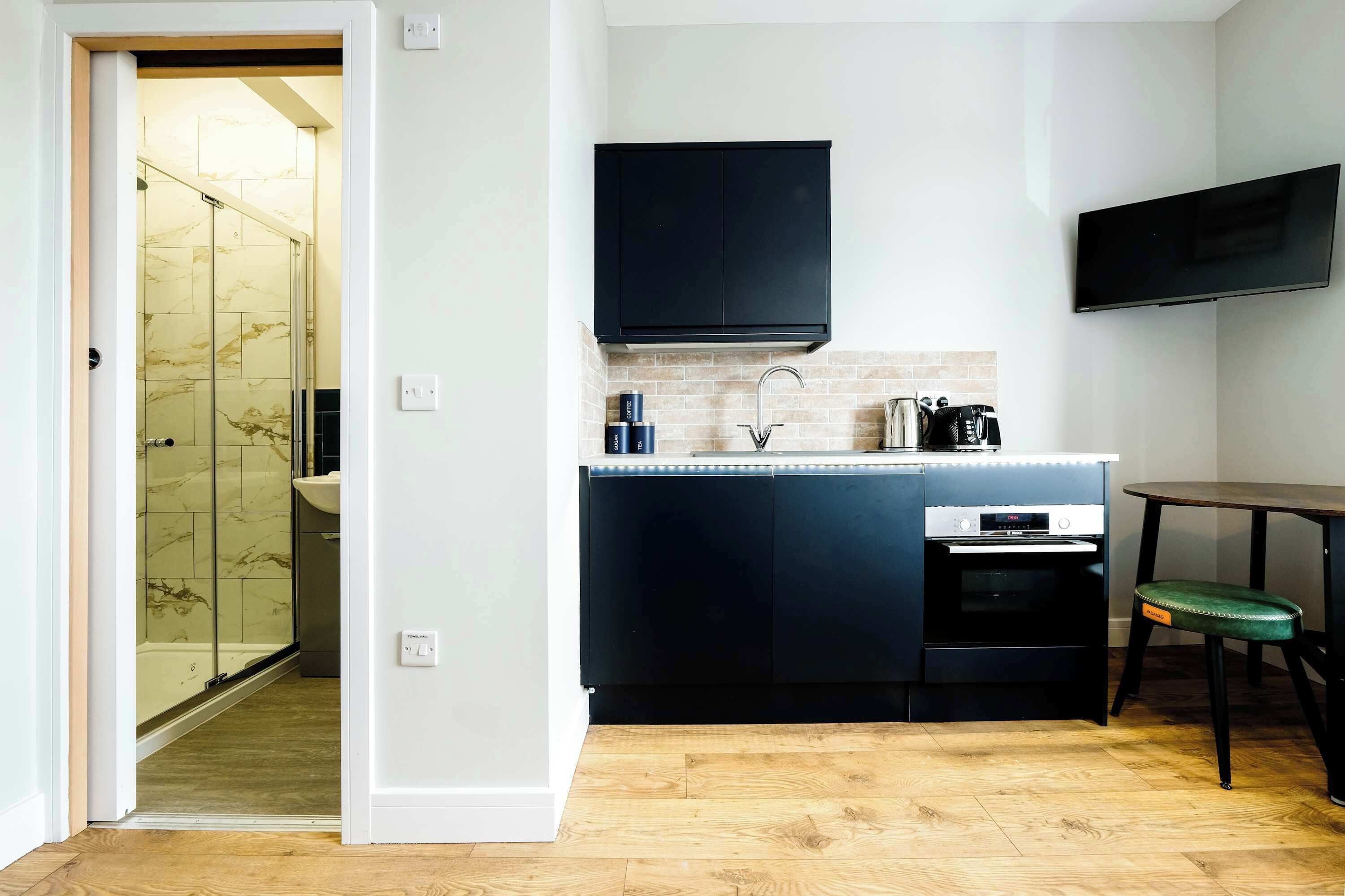 Fridge, oven, stovetop