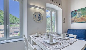 Dining - [Outdoor Apt] Free Park • Bike Shuttle 3 min (Finale Ligure)