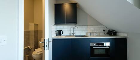 Fridge, oven