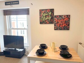 Dining - Two bedroom flat in City Road (Bristol City)