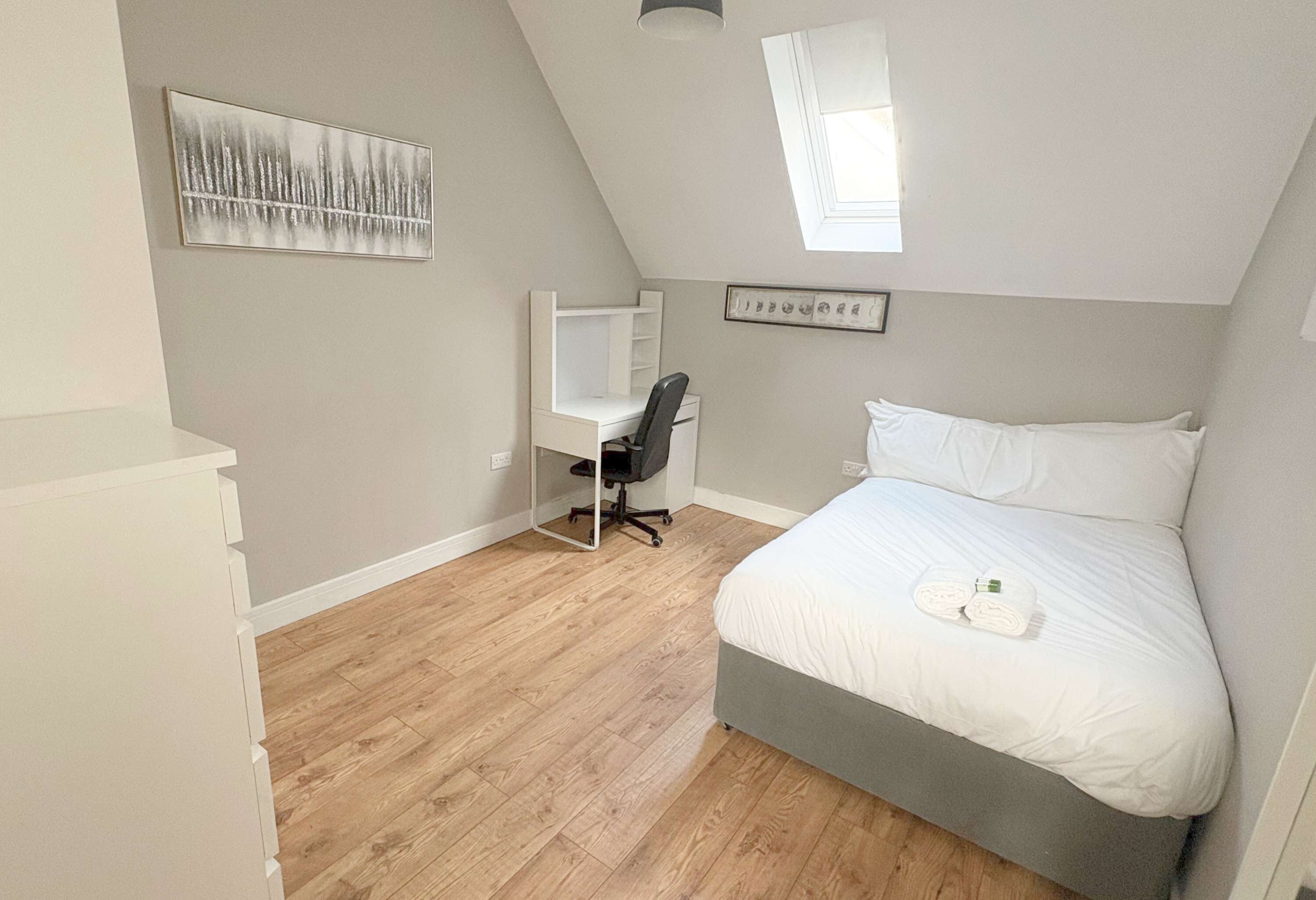 4 bedrooms, WiFi, bed sheets