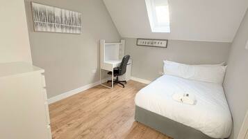 4 bedrooms, WiFi, bed sheets