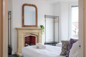 5 bedrooms, WiFi, bed sheets - Five bedroom house in Douglas road (Bristol City)