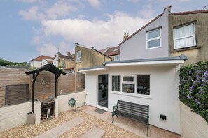 Terrace/patio - Five bedroom house in Douglas road (Bristol City)