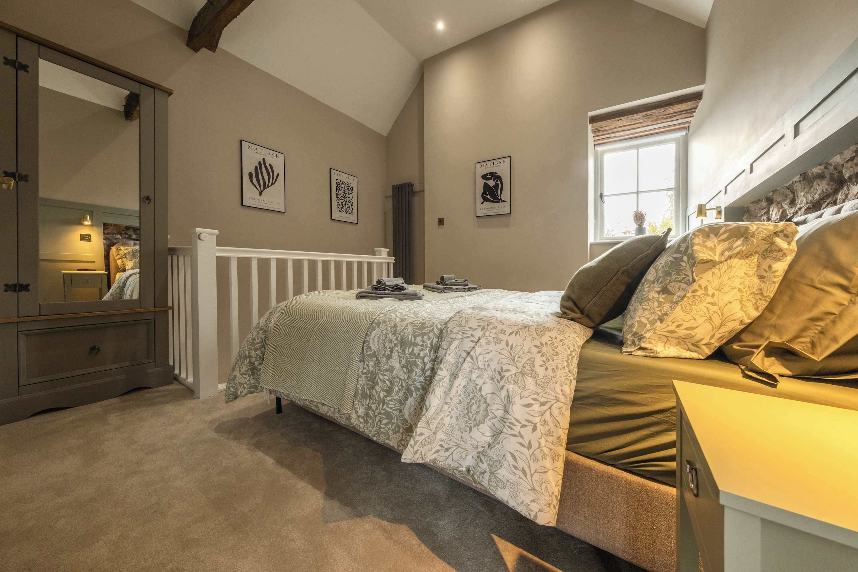 1 slaapkamer, een strijkplank/strijkijzer, wifi, beddengoed