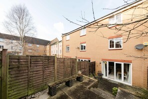 Terrace/patio - Sevastopol Four Bedroom House near Gloucester Road (Bristol City)