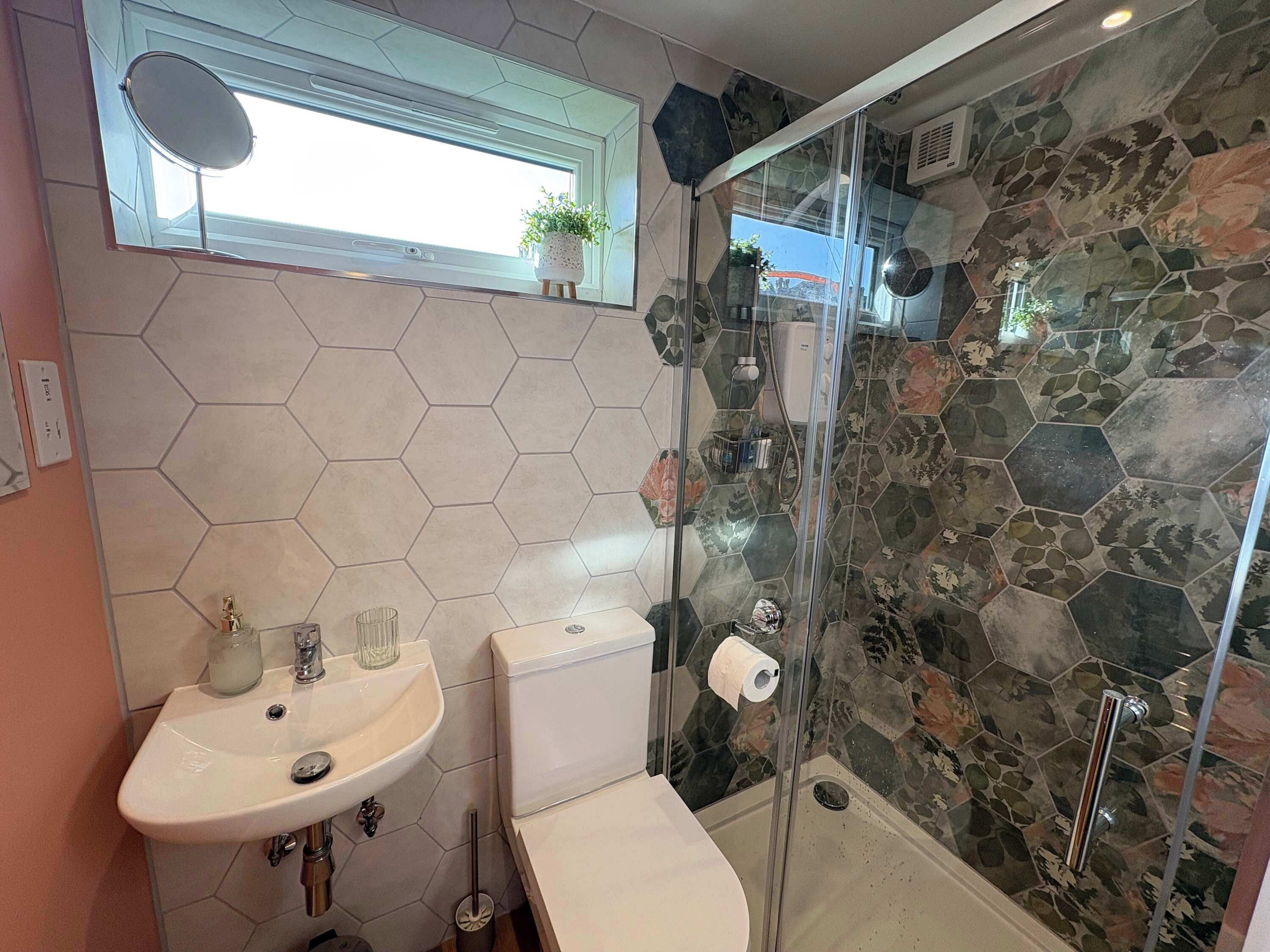 Shower, towels, shampoo