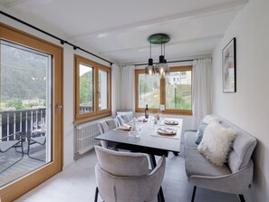 Dining - Apartment  by Interhome (Scuol)