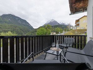 Property grounds - Apartment  by Interhome (Scuol)