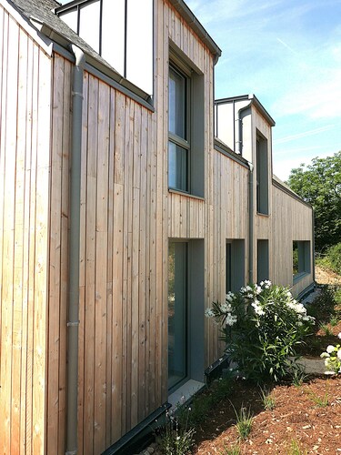 Large architect-designed house 200m from beach and water sports center