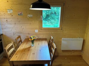 Dining - Apartment  by Interhome (Scuol)