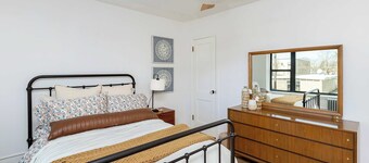 Spacious Story City Retreat Prime Location