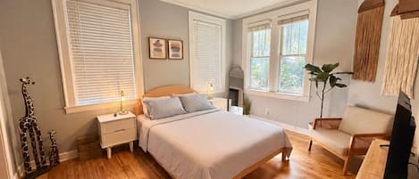 1 bedroom, iron/ironing board, Internet, bed sheets