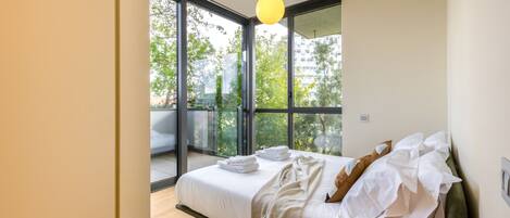 2 habitaciones, tabla de planchar con plancha, wifi y ropa de cama
