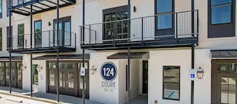 Gorgeous Old Town Bay St Louis Luxury Studio condominium!