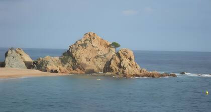Villa 'My Little Castle Platja D'Aro' with Sea View, Balcony and Wi-Fi