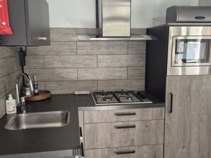 Fridge, microwave, oven, cookware/dishes/utensils - Bungalowpark Simpelveld - Alpha 63 by Interhome (Simpelveld)