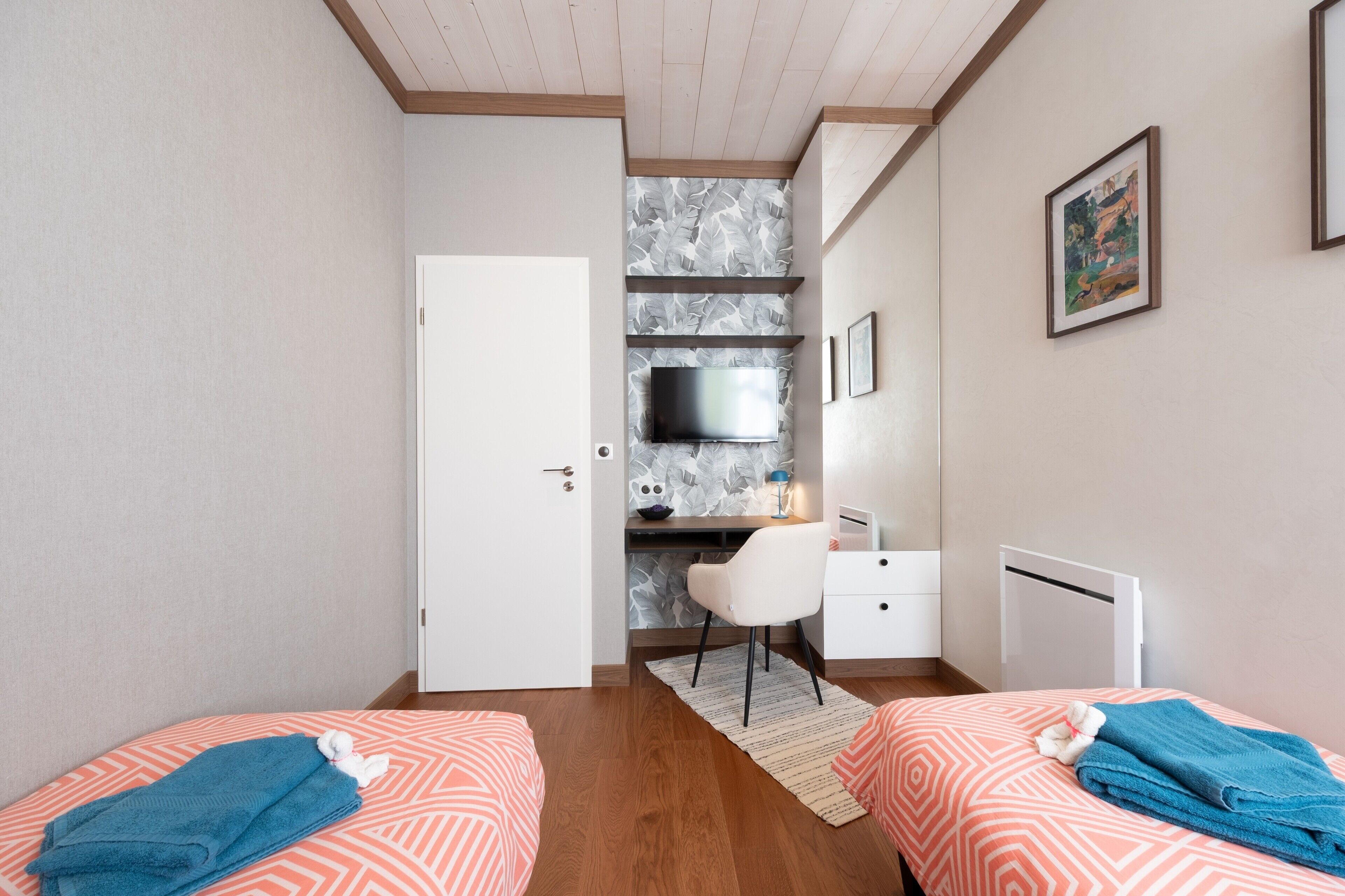 2 slaapkamers, een strijkplank/strijkijzer, wifi, beddengoed